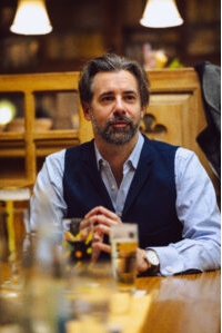 Sebastian Körber diskutiert mit Ihnen am Tisch